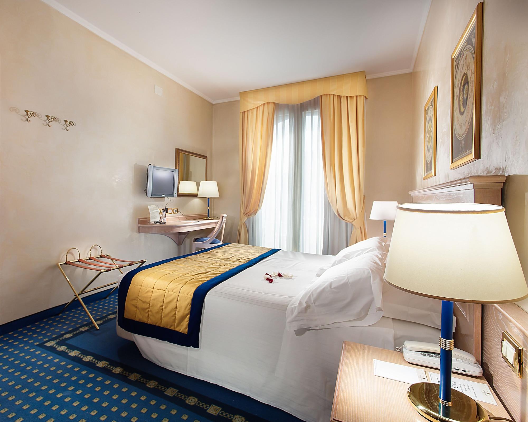 Hotel De Londres Rimini Bagian luar foto