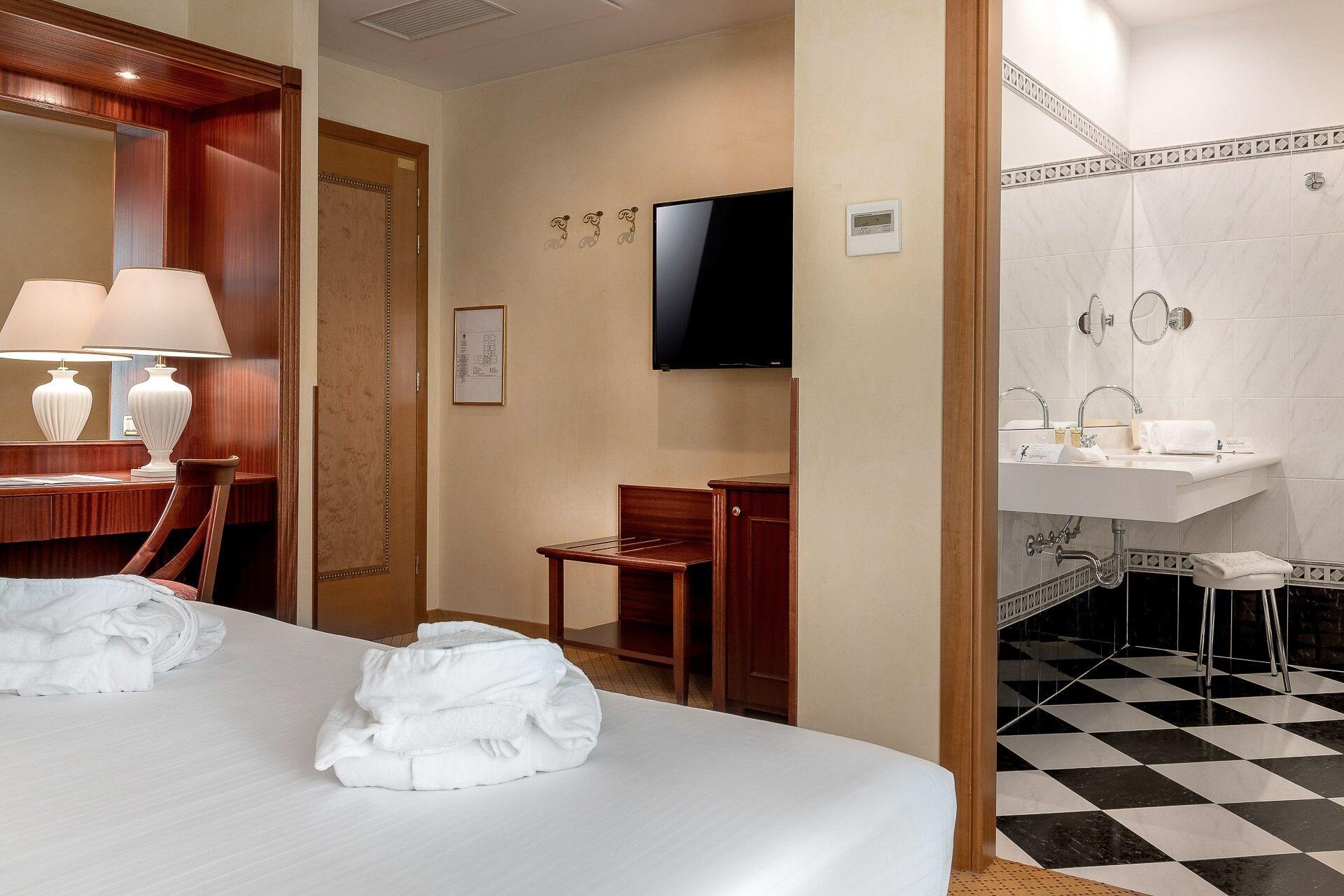 Hotel De Londres Rimini Bagian luar foto