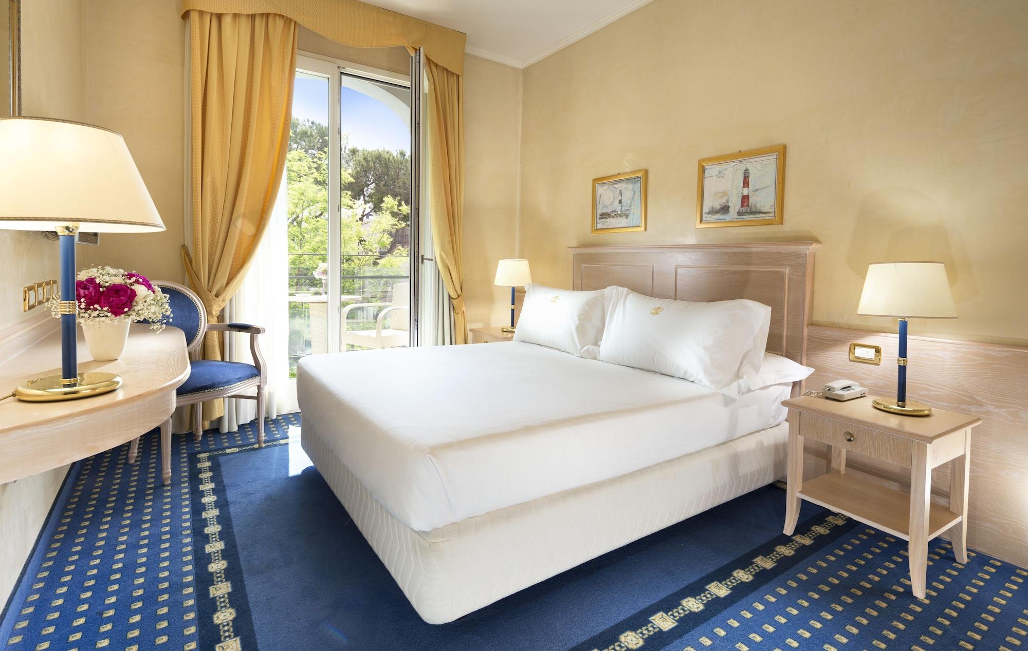 Hotel De Londres Rimini Bagian luar foto