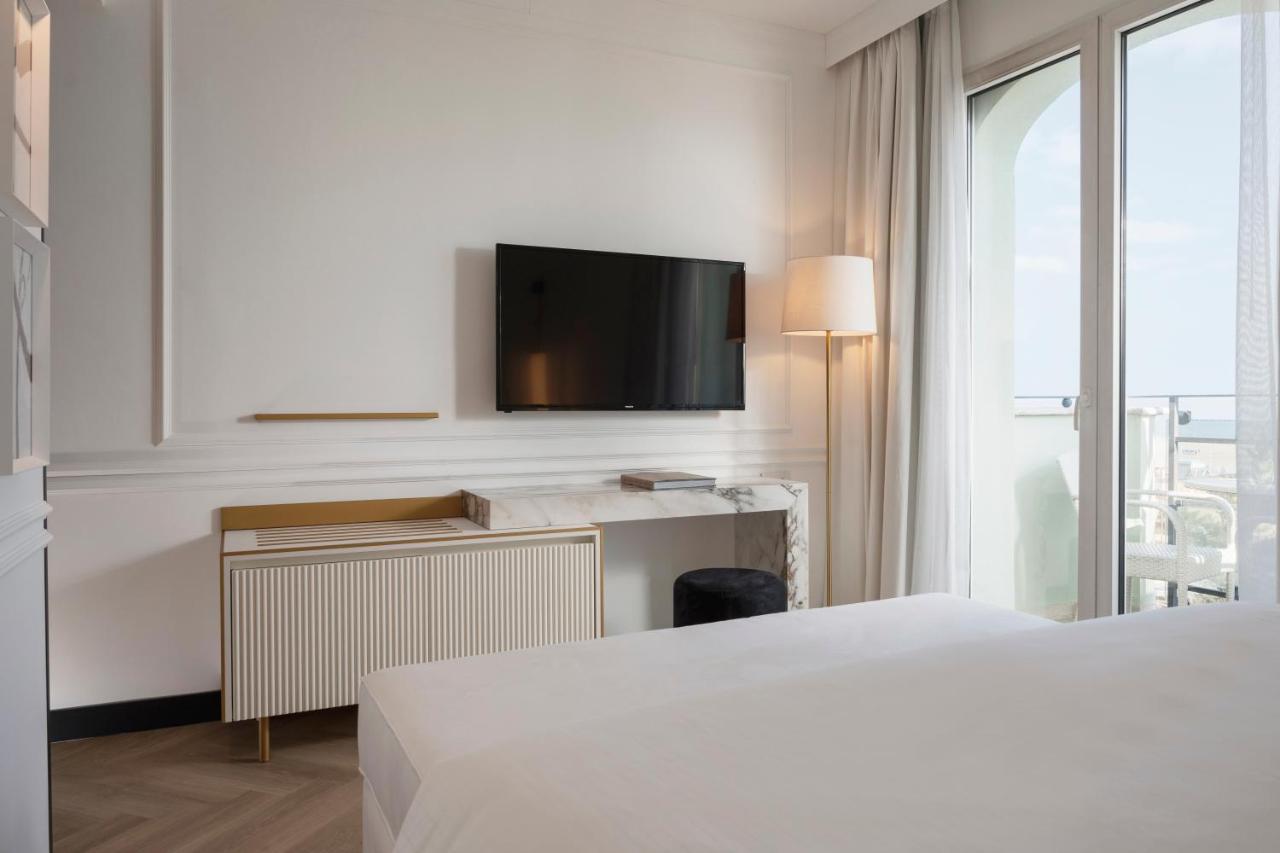 Hotel De Londres Rimini Bagian luar foto