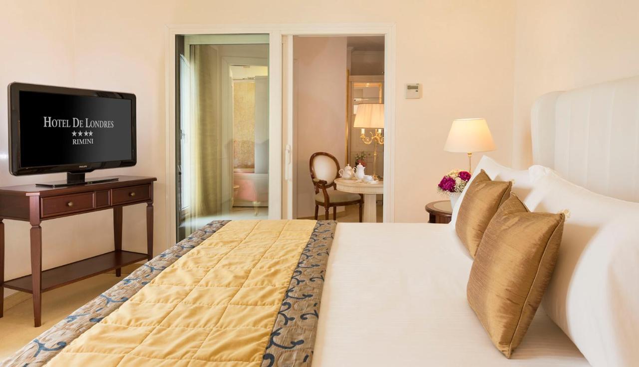 Hotel De Londres Rimini Bagian luar foto