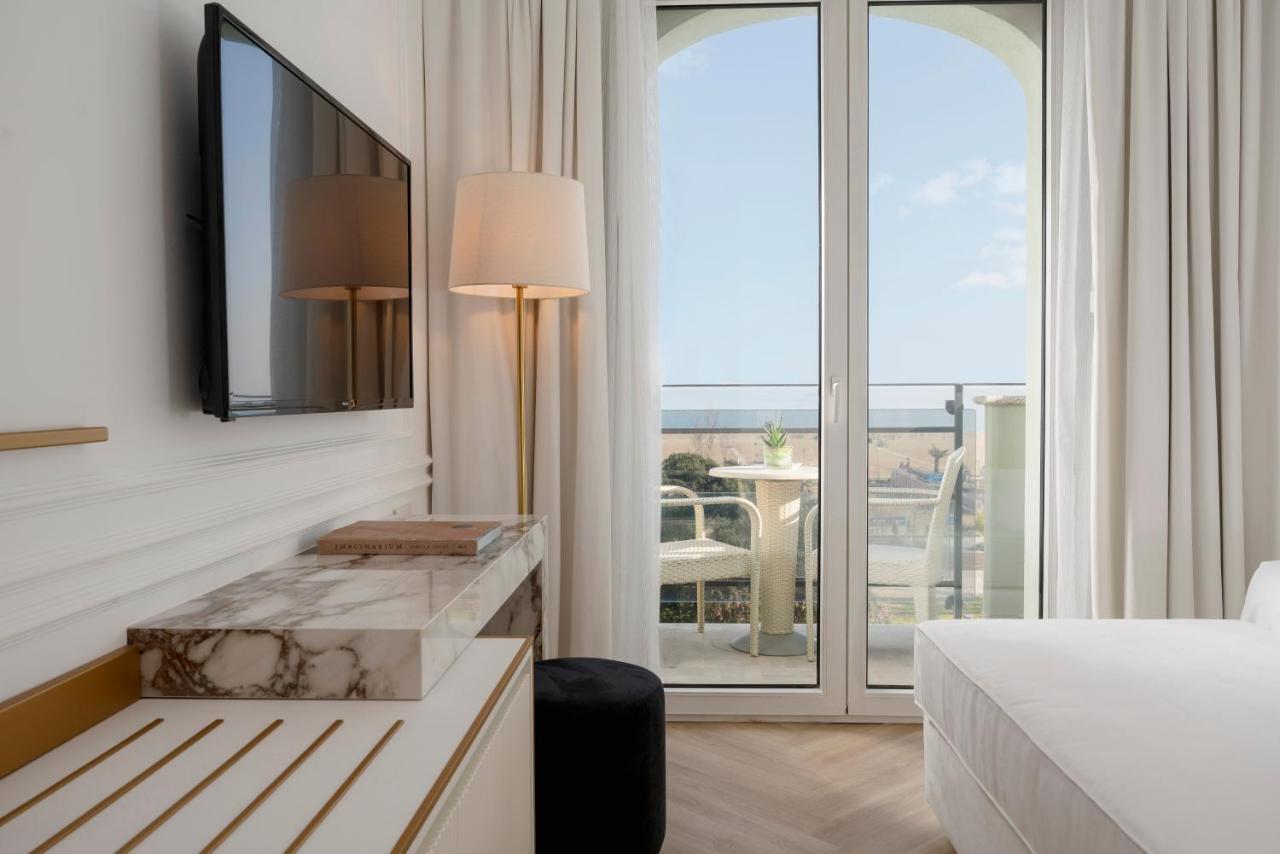 Hotel De Londres Rimini Bagian luar foto