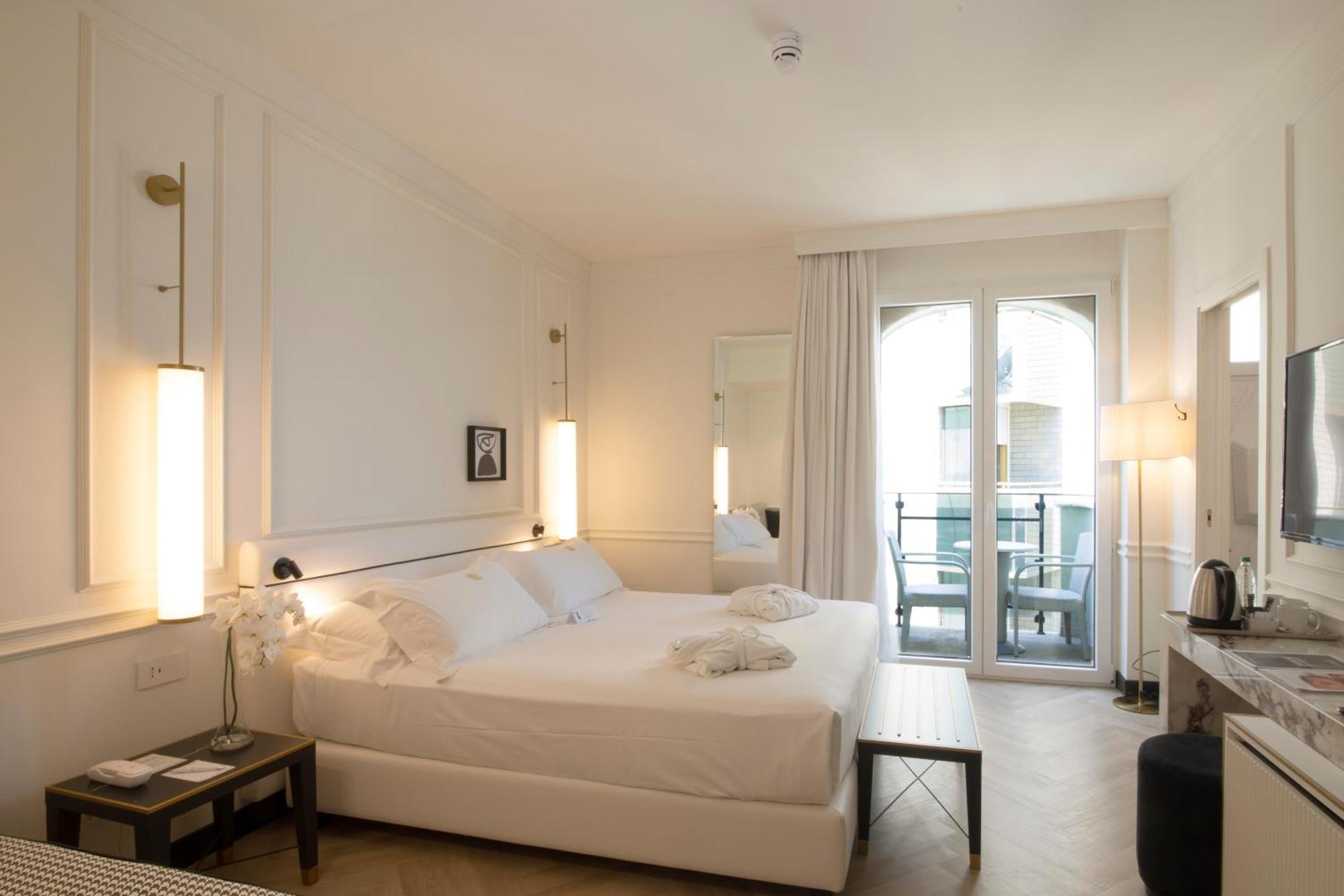Hotel De Londres Rimini Bagian luar foto