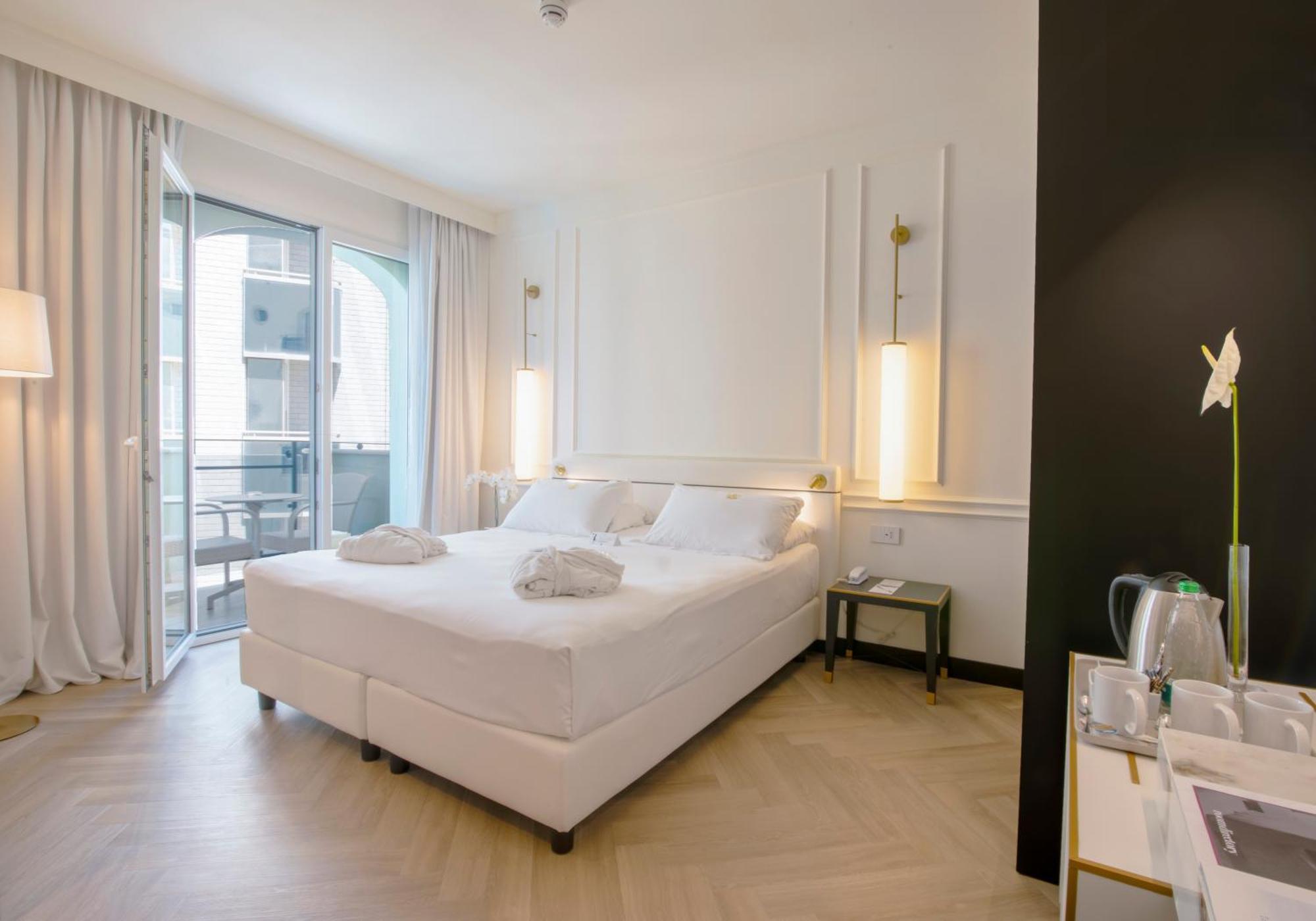 Hotel De Londres Rimini Bagian luar foto