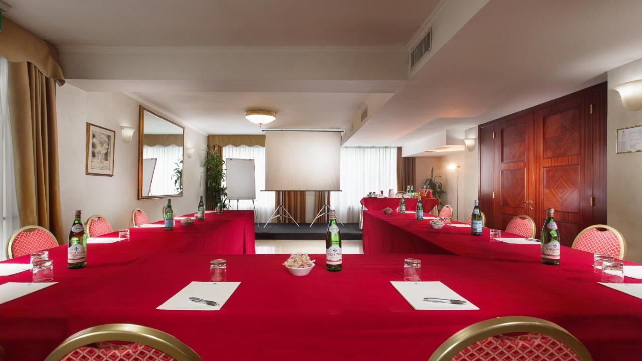 Hotel De Londres Rimini Bagian luar foto